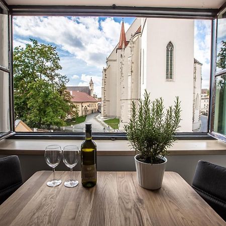 Apartmany Na Mikulasskem Namesti ズノイモ エクステリア 写真