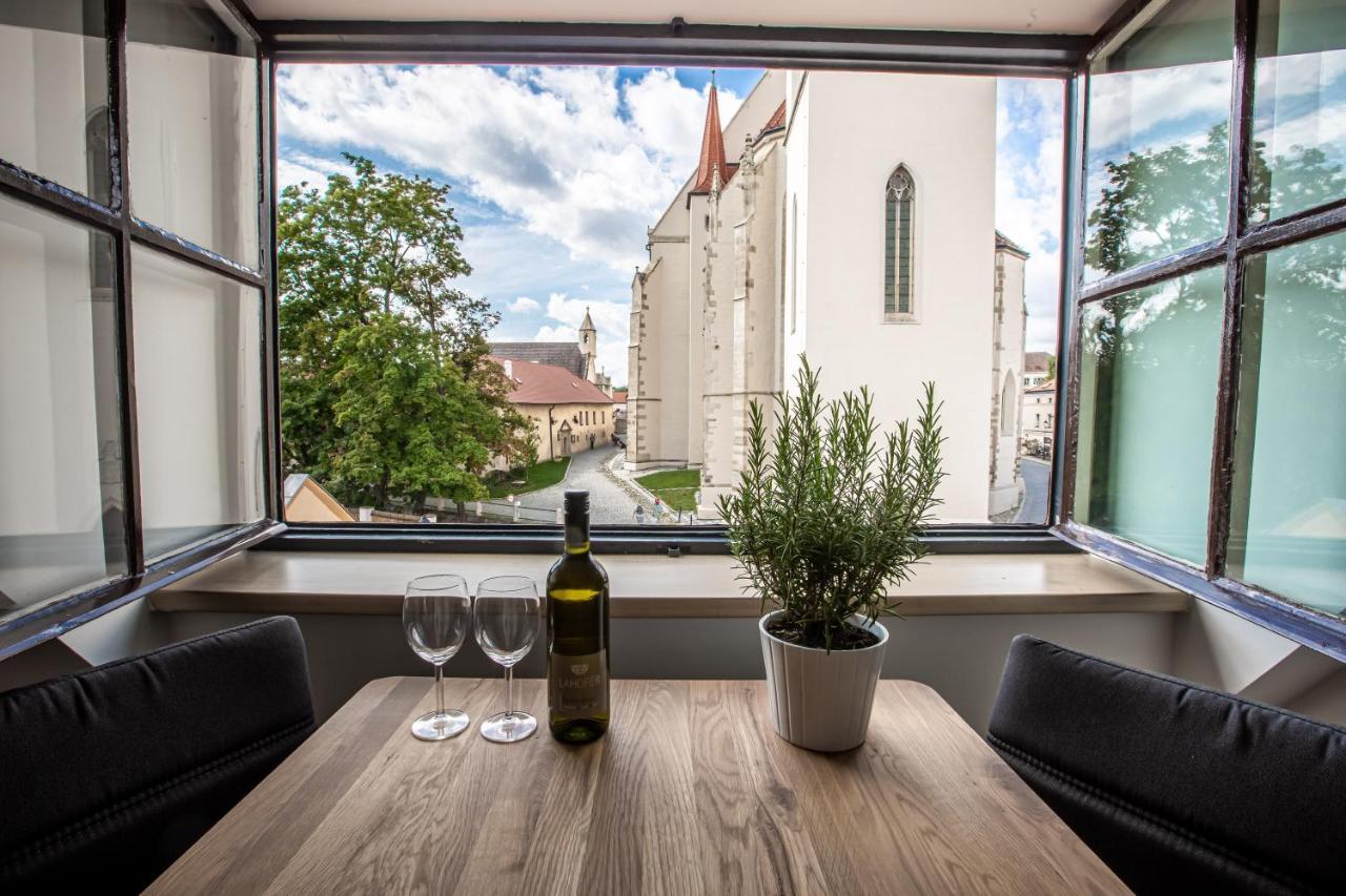 Apartmany Na Mikulasskem Namesti ズノイモ エクステリア 写真