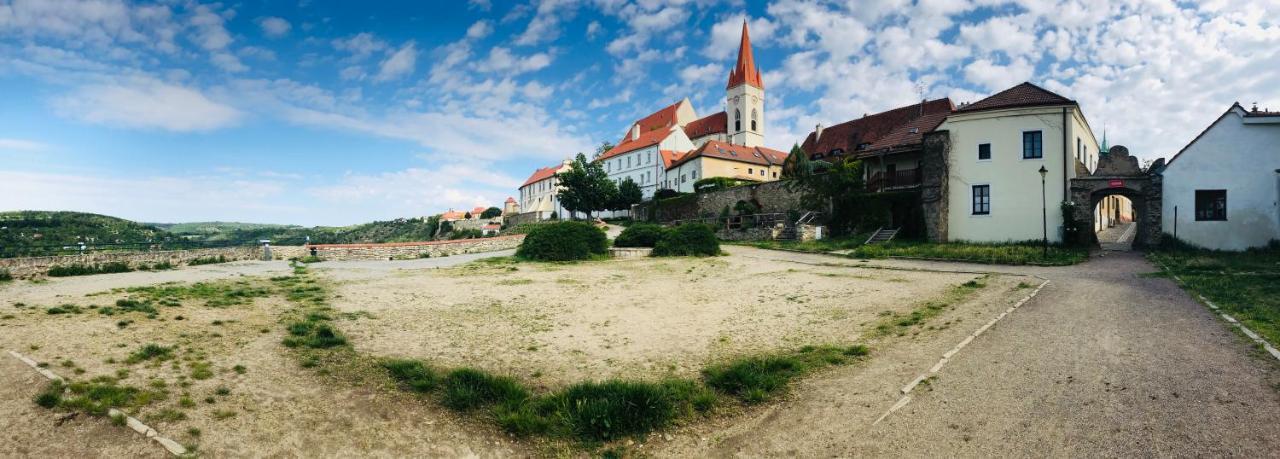 Apartmany Na Mikulasskem Namesti ズノイモ エクステリア 写真